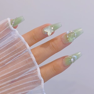 Elegant Pearl & Chain Glitter Green Rose Press On Nails | Premium Nails | Beautiful Nails | Glue On The Nails | Well Handmade Nails | xyz223