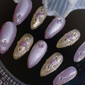 Glamorous Lavish Lilac Nails (Cat Eye Effect) | Shiny Nails | Luxury Nails | Chrome Nails | Salon Quality Nails | xtz1766