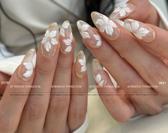 Aesthetic Pure White Floral and Golden Chrome | Handmade Press Ons | Custom Nails | Acrylic Nails | Short Medium Nails | Gel Polish | xwj686