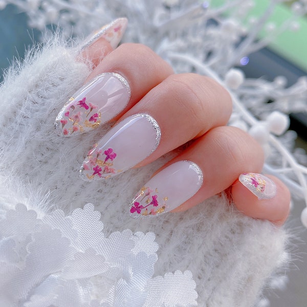 Reusable Real Pressed Dried Flowers (With Gold Flake And Silver Glitter Edge | Gel Nails | Hidden Gem Nail Shop | rmz442