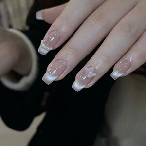 Nude Base Cat Eye Reflective Butterfly Press on Nails | Cat Eye Nails