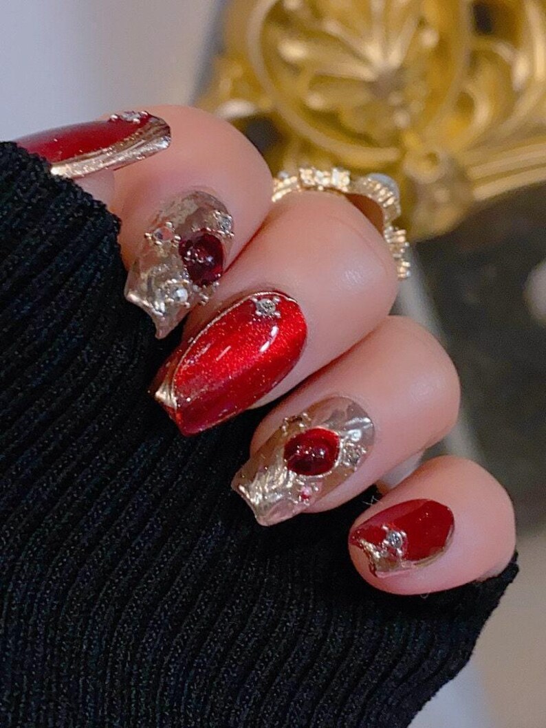 Deep Red Cat Eye and Champagne Chrome Nails | Unique Nail Design | Reflective Nails | Shiny Nails | lmz1285 image 4