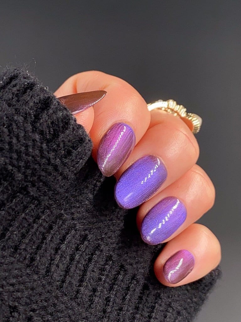 Holographic Blue Purple (Cat Eye Effect) | Reusable Nails | Glue On The Nails | Salon Quality Nails | Ipz63