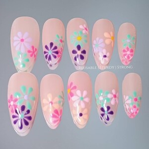Reusable Colorful Daisy Press-On Nails, Pastel Flower Almond Glue On Nails, Reusable Handmade Glossy Gel Manicure, XHJ618 image 4