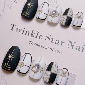 Classy Black and White Palace (Matte Texture) | Reusable Nails | Premium Nails | Faux Nails | Nail Design | Salon Quality Nails | xml1366