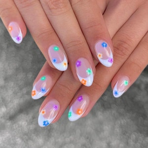 Love The Summer / tiny flower nails / colorful nails / handmade press on nails / casual nails / faux nails / salon quality nails at home