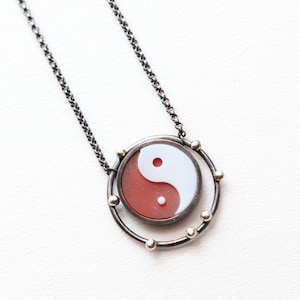 Yin Yang Kette in Silber mit Carneol, Gemme, runder Anhänger- Symbols/ Yin & Yang