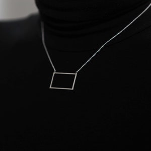 Collar de letras O en plata, colgante geométrico - Dancing Letter 0