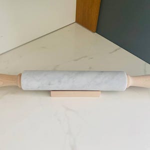 Rolling pin in white Carrara marble Ø 6 cm (Length 52 cm) with Beechwood handles