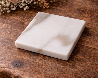 Set of Calacatta marble coasters – Handcrafted natural stone – Minimalist cup coasters – Gift idea