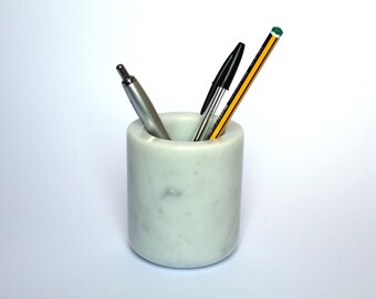 Pen/toothbrush holder
