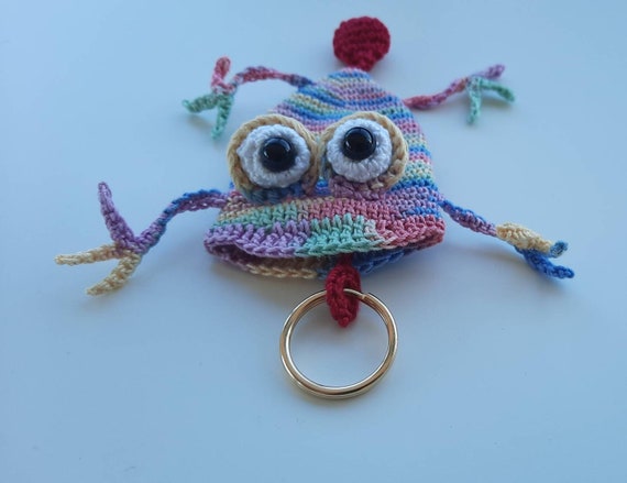 Couvre-clés au crochet, porte-clés grenouille, porte-clés drôle,  organisateur de clés, porte-clés couvre-chef, porte-clés animal, grenouille  multicolore, couvre-clés multicolore -  France