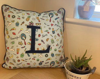 Coussin personnalisé fait maison - Tout sur votre coiffeuse !  En 2 tailles, 100 % coton. Comprend un coussin et des frais de port gratuits