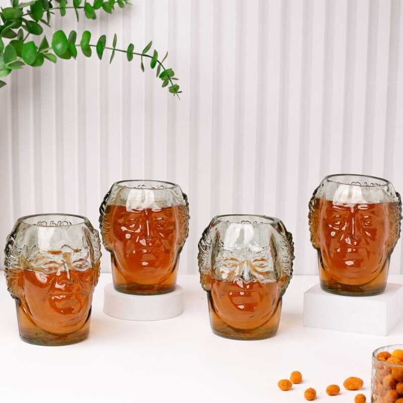 手作りグラス！ オールドモンクプラッターハンドメイドグラス Old Monk Upcycled Old Monk Face Rum Glass – Handmade Recycled Bottle