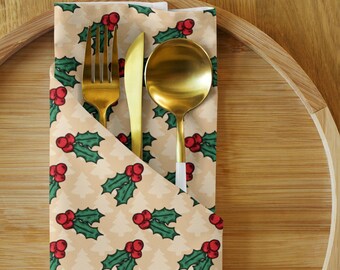 Christmas Trees Cloth Napkin Set, Holly Berries, Holiday Table Decor, Festive Napkins, Christmas Dinner Napkins, Set of 4, Fabric Linens
