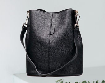 Zwarte lederen bucket bag, lederen handtas, schoudertas, zwarte kleur tas, elegante lederen tas