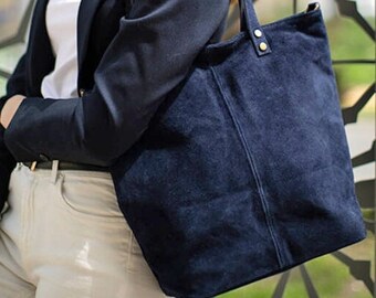 navy blue suede bolsa