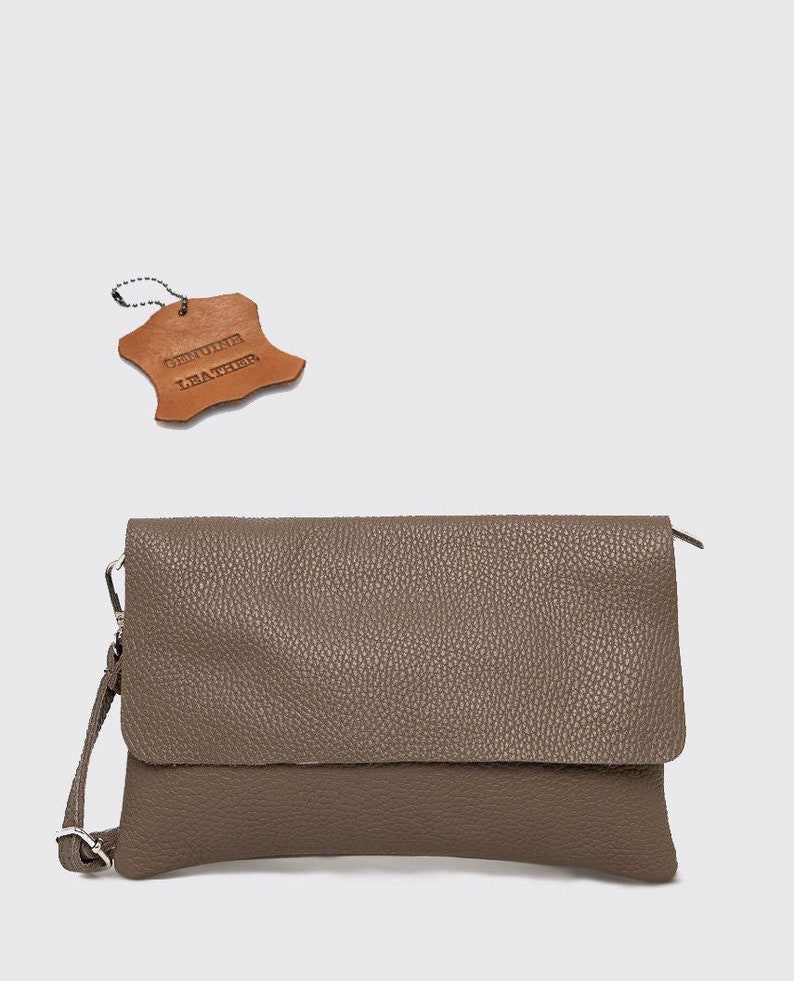 Sac à bandoulière en cuir véritable avec fermeture éclair sur le dessus taupe foncé, sac bandoulière en cuir, sac messager en cuir véritable, sac pour tablette avec fermeture éclair image 1