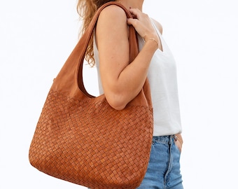 Borsa Hobo Donna In Pelle Vegana CAITINA: 2 Cinghie Regolabili, Colore Caffè
