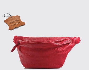 Riñonera de piel roja: Riñonera bandolera XL con detalles plateados