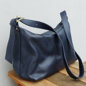 Top marineblau Leder Cross Body Handtasche, Cross Body Schultertasche, Echtleder Messenger Bag, Tablet Buchtasche mit Reißverschluss