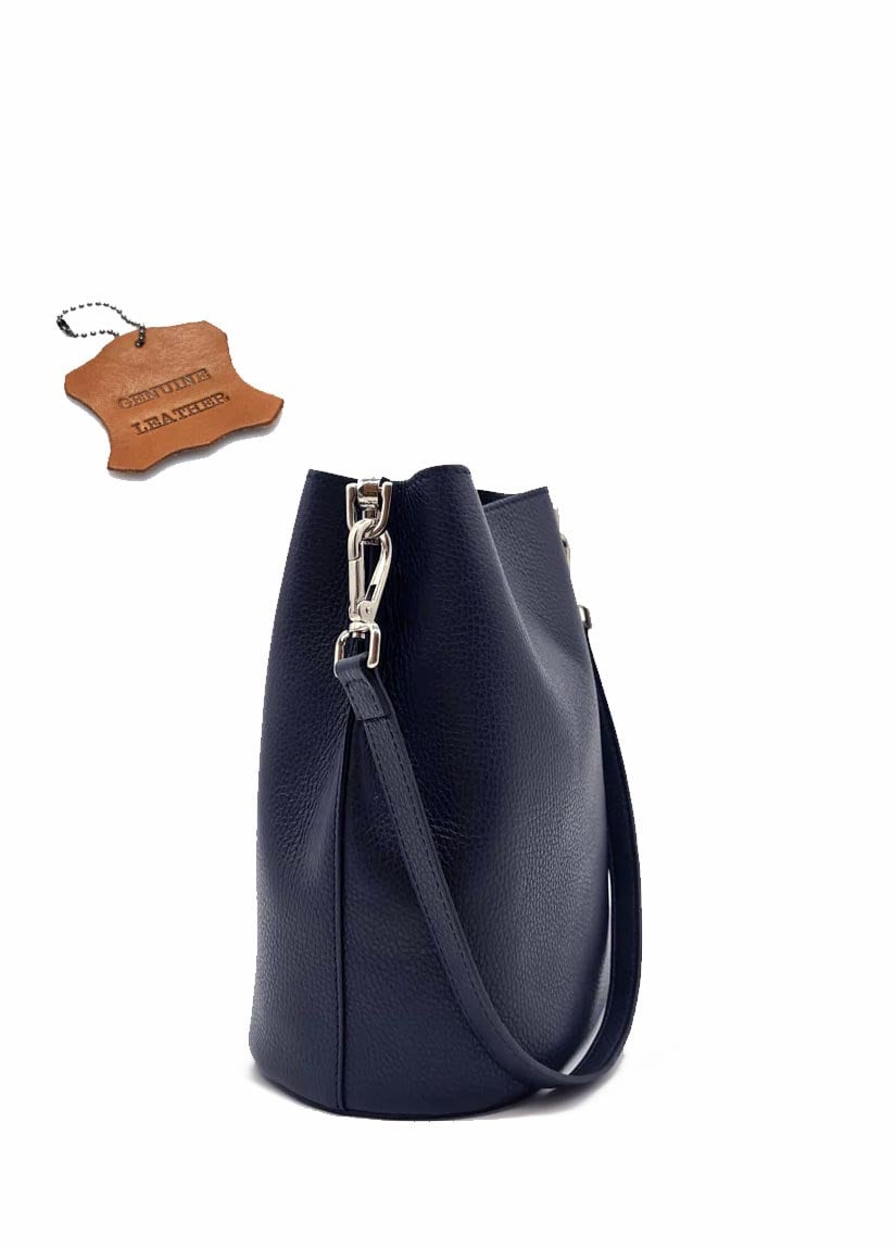ショルダーバッグ・ポシェット +DEINET+ DEINET LOGO BUCKET BAG IN NAVY KDTUC4S43115600F Navy Genuine Leather Bucket Bag, Leather Handbag, Shoulder