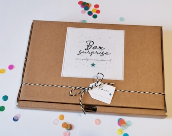ÜBERRASCHUNGSBOX FÜR DEN PATEN, um ihn zu fragen oder die Ankündigung zu machen - Geschenkposter, Rubbellose, Flaschenöffner und Anstecker