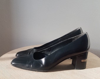 Stuart Weisman Navy Blue Block Heels Size 9.5, 90s Stuart Weisman Heels, Made in Italy, Stuart Weisman Leather Heels, Luxury Designer Pump