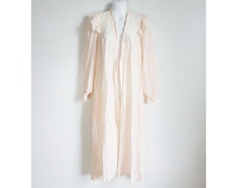 Vintage Delicate Pink Silk Robe Size M/L, Silk Lace Long Dressing Gown, Linda Made in Canada Pink Silk Kimono, Soft Pink Retro Robe