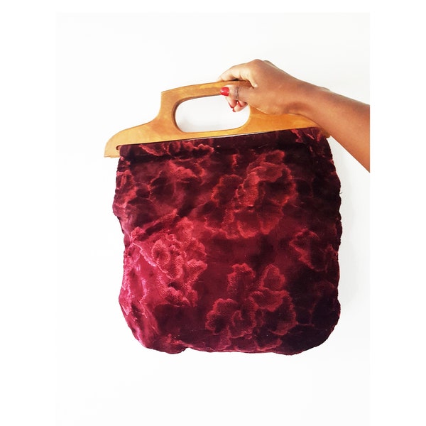 Sac floral en velours des années 1970 avec poignées en bois, sac en velours vintage, sac à fleurs en velours, pochette en velours vintage, cadeau pour elle