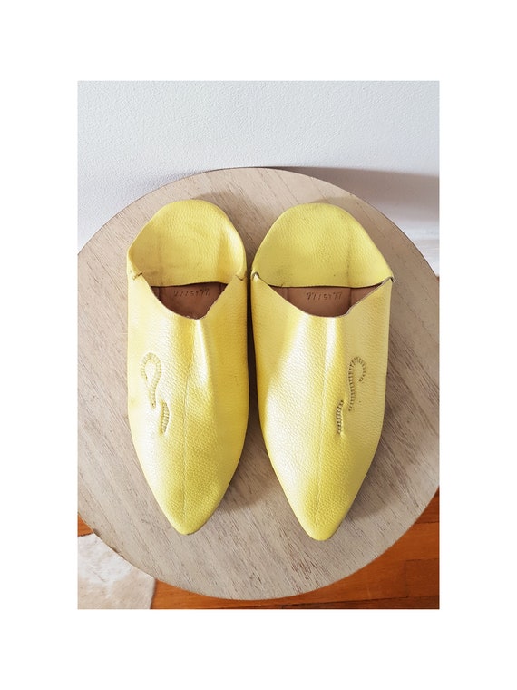 Vintage Moroccan Yellow Leather Babouches Size 11.