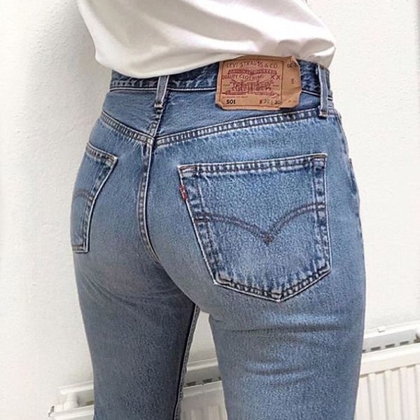 Vintage Levi's High Waisted Jeans, Levi's Jeans All Washes, Levi's Jeans All Sizes, Vintage Levi's Mom Jeans, Levi's Buttonfly Closure Style