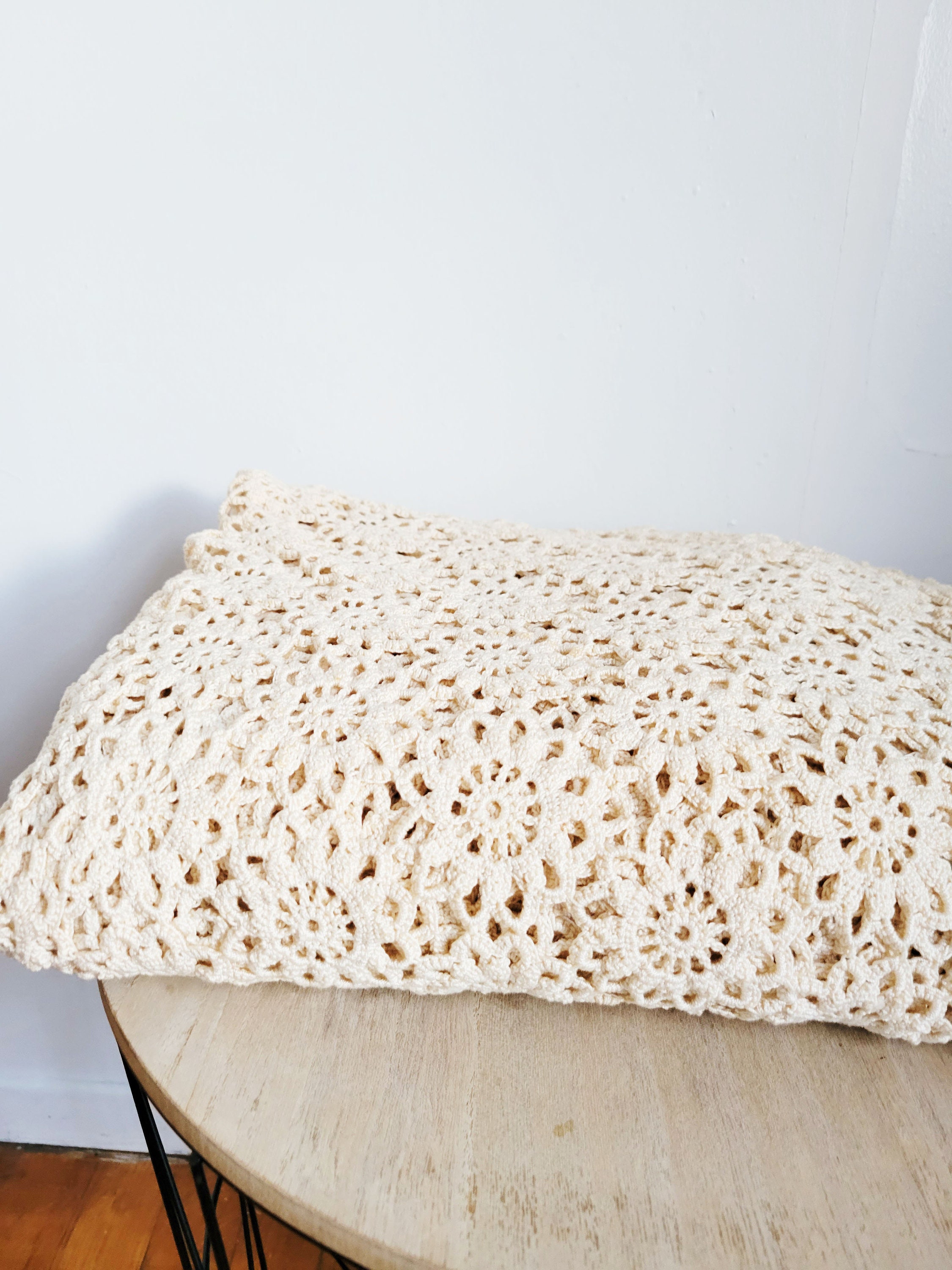 1930s Vintage French Crochet Lace Coverlet, Handmade French Eyelet