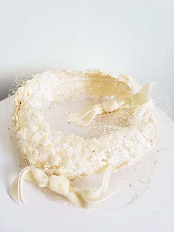 Vintage White Wedding Hat With Veil main image 0