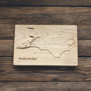 North Carolina Karte | Holz geschnitzte Reliefkarte | 3D Topographische Holzkarte | Einzigartiges Hochzeit Geburtstag Jahrestag Geschenk | Nordcarolina Geschenk