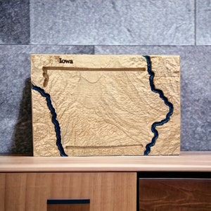 Carte en bois de l'Iowa | Carte décorative en relief 3D | Anniversaire de mariage unique Anniversaire de pendaison de crémaillère | Cadeau pour lui | cadeau pour elle | Cadeau Iowa