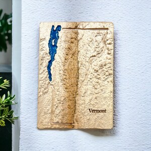 Mapa de relevo 3D de Vermont | Arte em madeira epóxi de Vermont | Nova York | Vermont | Mapa de lago com vista aérea | Presente para marido | Presente de viagem