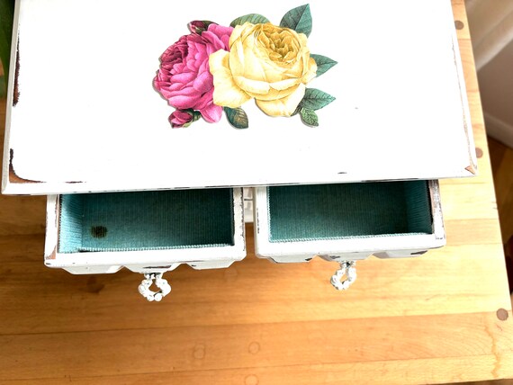 Vintage Distressed Musical Jewelry Box - image 7
