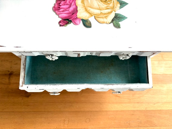 Vintage Distressed Musical Jewelry Box - image 6