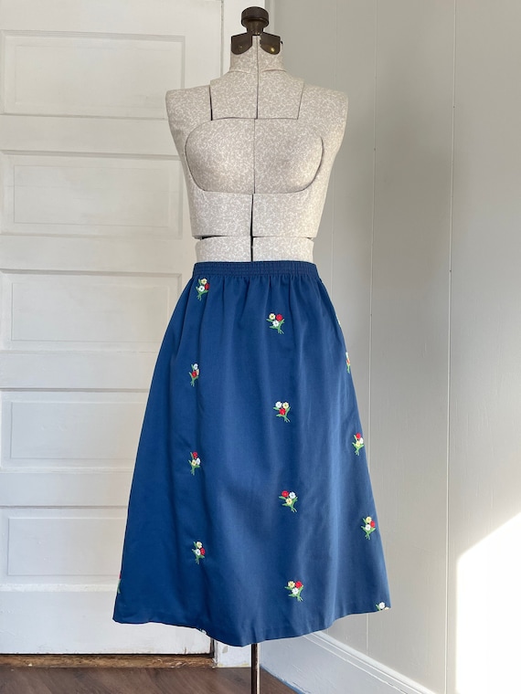 Vintage 70s-80s blue skirt with flowers