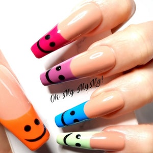 SMILEY Nagels Set Gelukkig gezicht druk op nagels Effen kleur nagel Franse tip nagels Luxe pers op nagel Regenboog Nagel Cadeau voor haar afbeelding 5