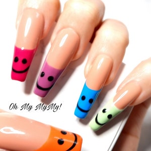 SMILEY Nagels Set Gelukkig gezicht druk op nagels Effen kleur nagel Franse tip nagels Luxe pers op nagel Regenboog Nagel Cadeau voor haar afbeelding 6