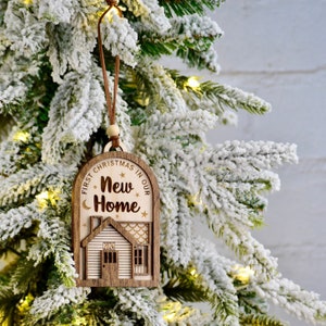 Décoration de Noël Premier Noël dans notre nouvelle maison 2024-2025 | ornement de maison | Cadeau pour maison neuve | Décoration de Noël | Porte-carte cadeau de clôture pour agent immobilier