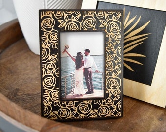 Rose Pattern Picture Frame: Magnetic 2x3 Wallet Photo, Tiered Tray Decor