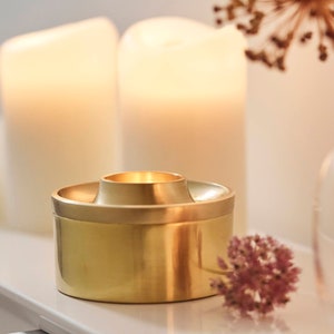 Cleo Sails 100% Solid Brass Essential Oil Burner. Makes the Perfect Gift!