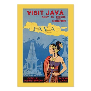 Peut inclure: Affiche de voyage vintage faisant la publicité d'une visite à Java, en Indonésie. L'affiche présente une carte de Java, une femme en tenue traditionnelle et un temple. Le texte indique "Visitez Java à seulement 36 heures de Singapour" et "Office du tourisme officiel Batavia Java".