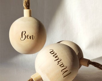 Christmas bauble made of wood engraved, for hanging on the Christmas tree, Christmas tree bauble can be personalized with name or saying, 4.8 cm