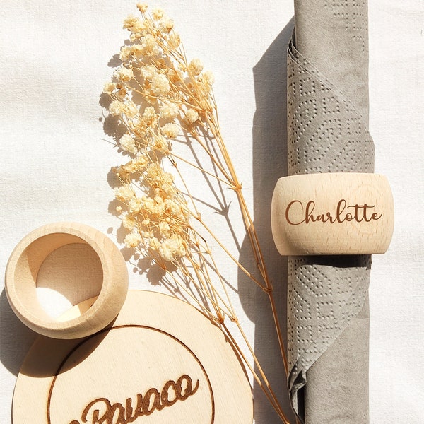 Personalized napkin rings, wood, with names, engraved, natural, table decoration