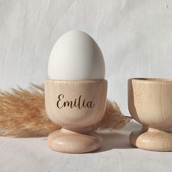 Personalisierter Eierhalter, Eierbecher, Holz, Holz Eierbecher, Eierbehälter - graviert mit deinem Namen, küchenutensilien