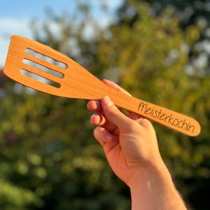 Personalized cherry wood spatula, with engraving, name or saying